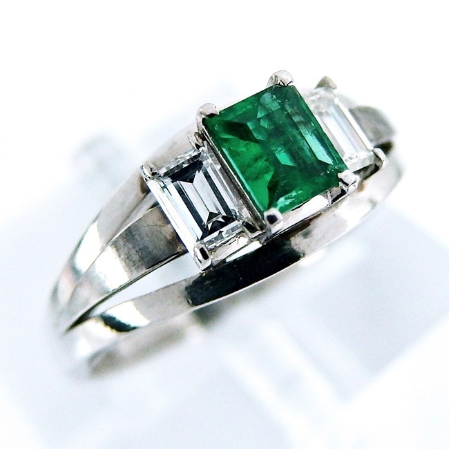 Pm ★プラチナ リング 指輪 ◆エメラルド0.27ct 5月 ダイヤモンド0.32ct 4月 誕生石 14号 プレゼント 人気 シンプル【中古】/s01071