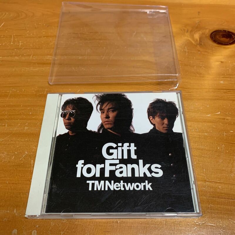 CD アルバム TM NETWORK Gift forFanks 中古 美品(CDケースのみ擦り傷あり) 送料送無