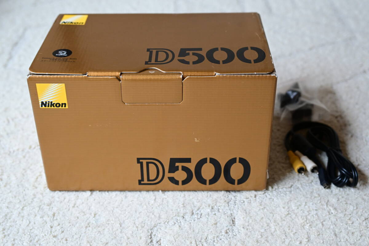 ニコン　D500　箱のみ　おまけ付き