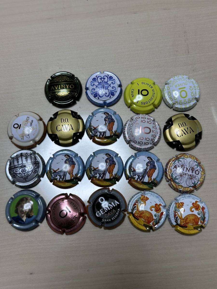ミュズレ　シャンパン　王冠　カヴァ　カバ　スペイン　ワイン　スパークリングワイン　19個　非売品　限定