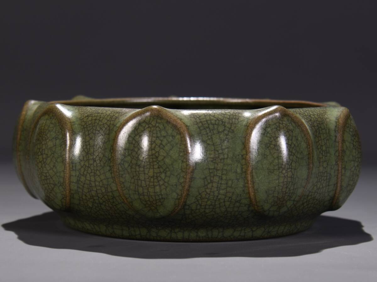 旧蔵 宋 汝窯 天青釉 氷裂紋 蓮花臥牛筆洗 古美術 骨董品 中国古玩 磁器 文具 WY0519