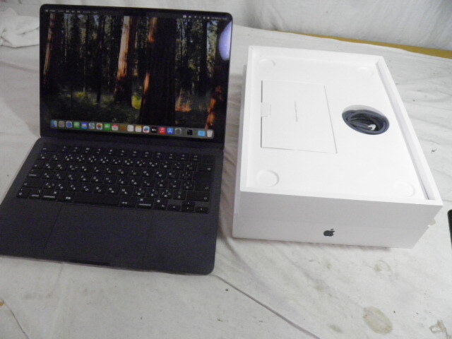美品　初期化済み MacBook Air Liquid Retina 13.6インチ (Mid 2022) Apple M2 8コア/8GB/SSD 256GB MLY33J/Y