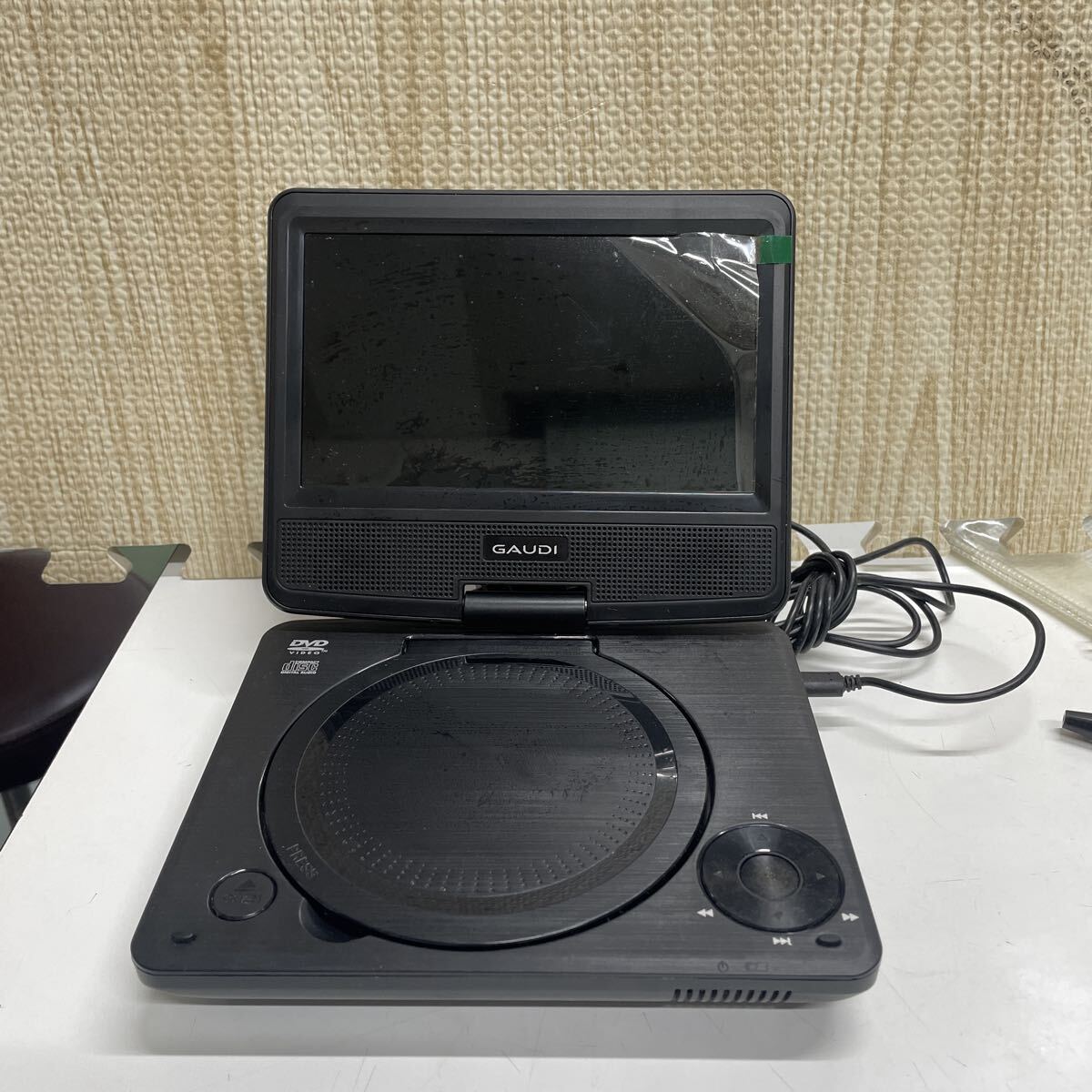 雷216 GAUDI ポータブルDVDプレーヤー