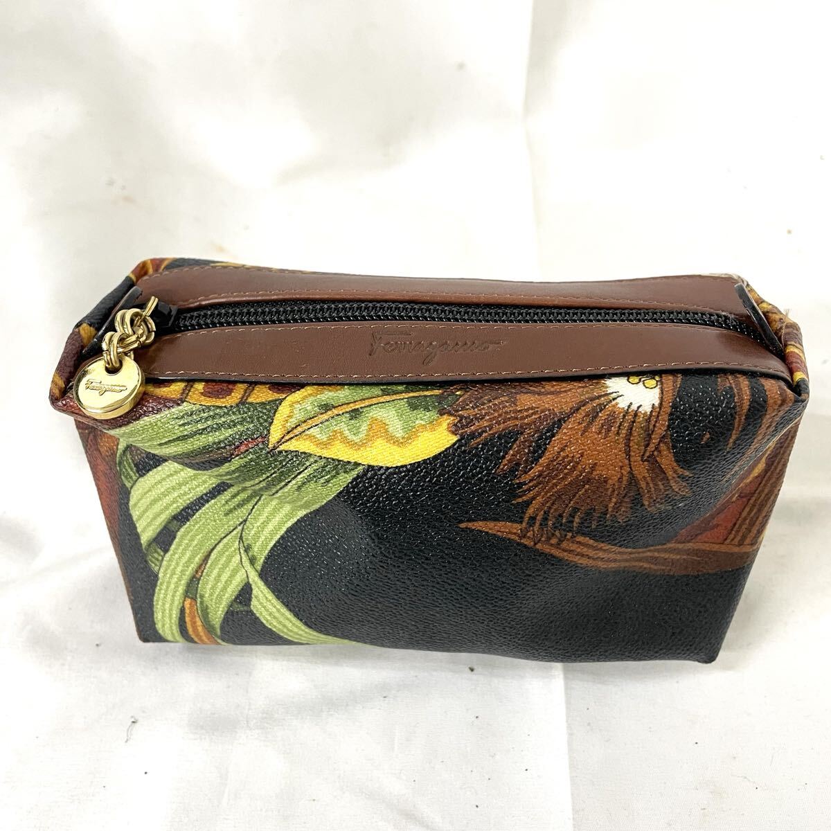 雷216 Salvatore Ferragamo サルヴァトーレフェラガモ ポーチ 化粧ポーチ ボタニカル 花柄 フェラガモ 