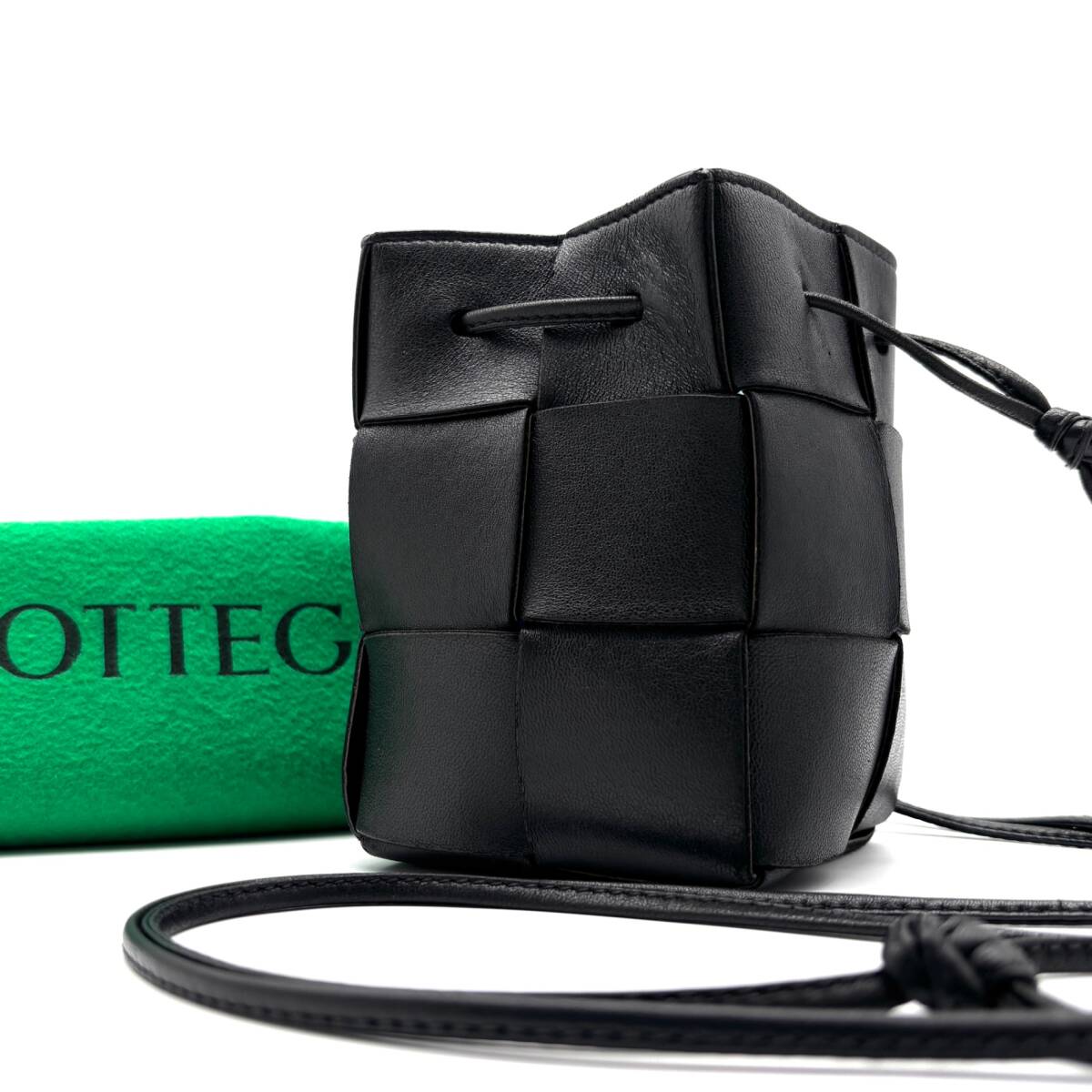 未使用に近い BOTTEGA VENETA ボッテガ カセット バケットバッグ ショルダー 本革 ブラック 黒 マキシイントレ 巾着