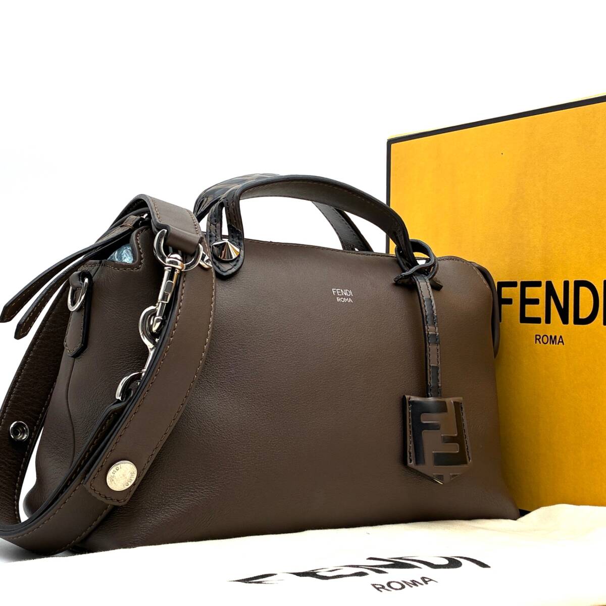 フェンディ FENDI バイザウェイ ミディアム ショルダーバッグ ハンドバッグ ズッカ 2way レザー ブラウン 茶 鞄 美品