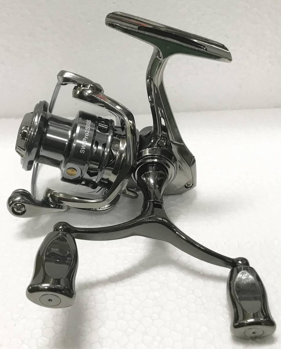 HAUTTONリールSILVER WING PRO2500S☆送料無料☆新品未使用☆左右ハンドル変更可☆デュアルハンドル☆アルミスプール☆233グラム☆質感良し