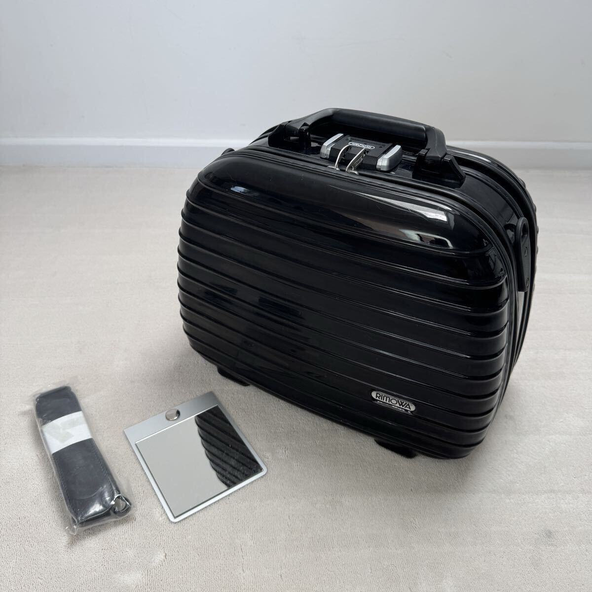 RIMOWA Salsa/サルサ 850.38 ビューティーケース13L グロスブラック 機内持ち込み可 Made in Germany 廃盤モデル