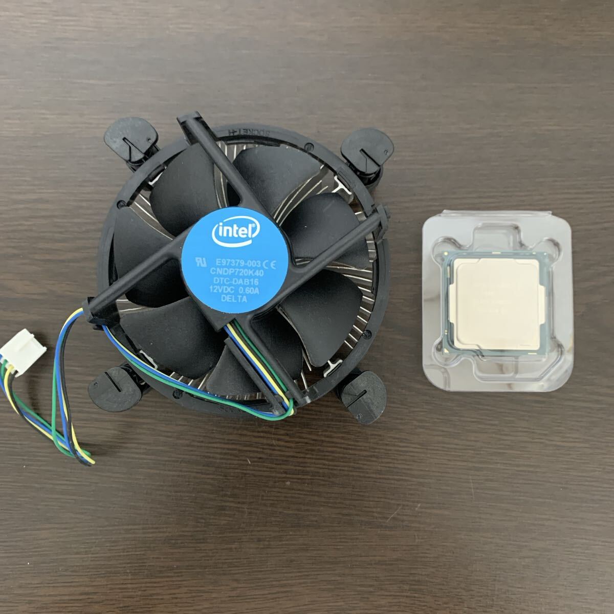 Intel Core i5-7500 CPU クーラー付き