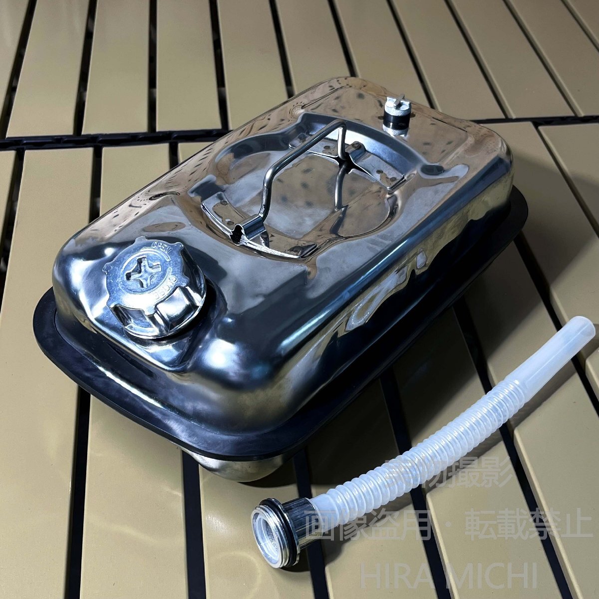 ステンレス携行タンク 3L 410ステンレス 水タンク アウトドア キャンプ 登山 携行タンク ハンドル付き コンパクト 燃料タンク対応 PH334