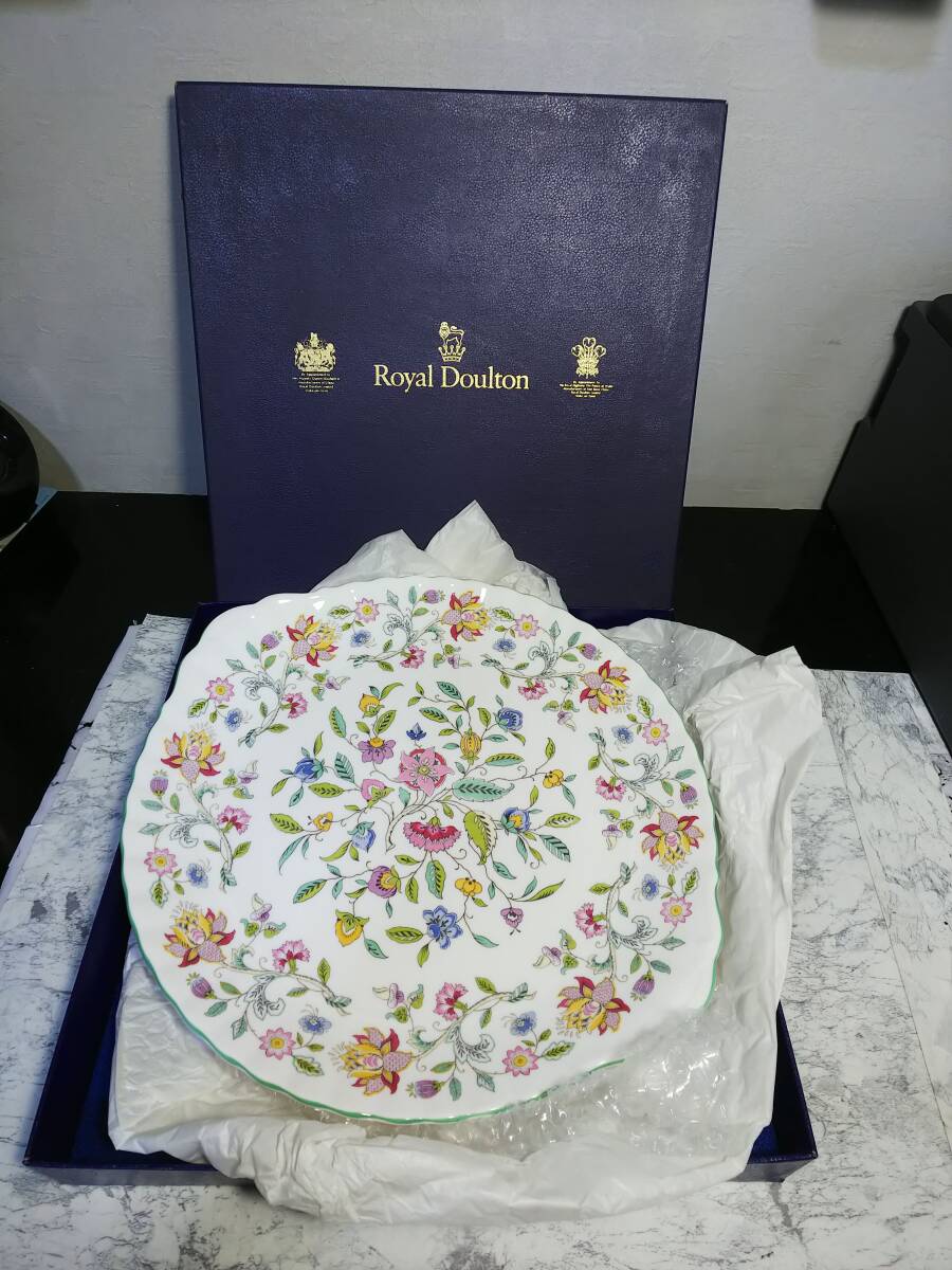 W147 ロイヤルドルトン 未使用 新品 お皿