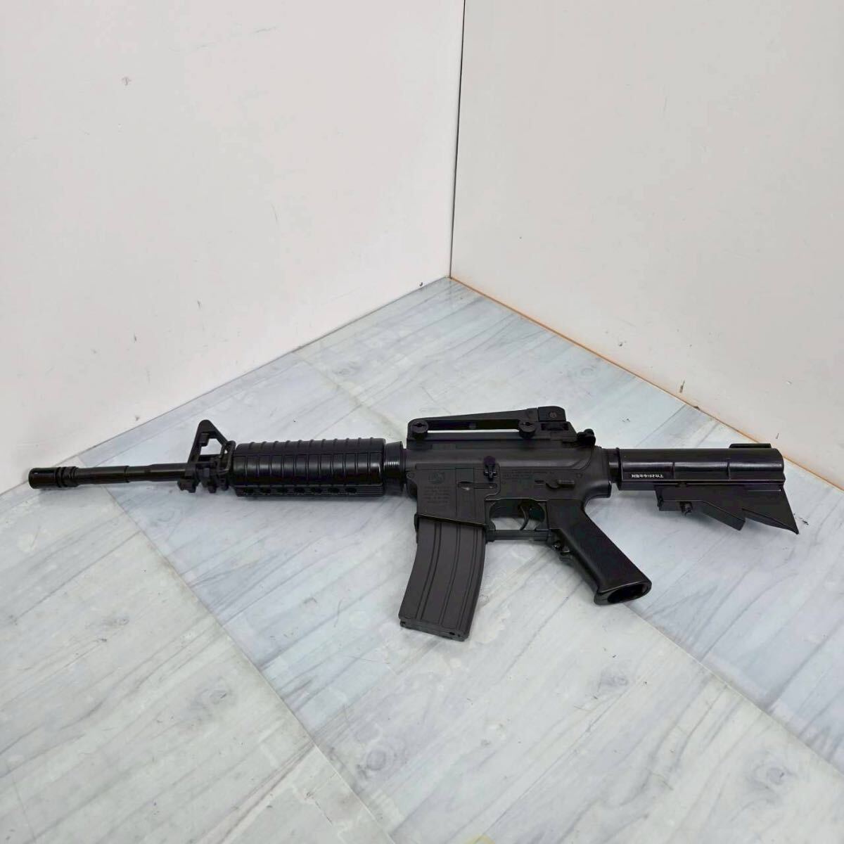 東京マルイ 電動ガンボーイズ コルトM4A1カービン 電動ガン　おもちゃ