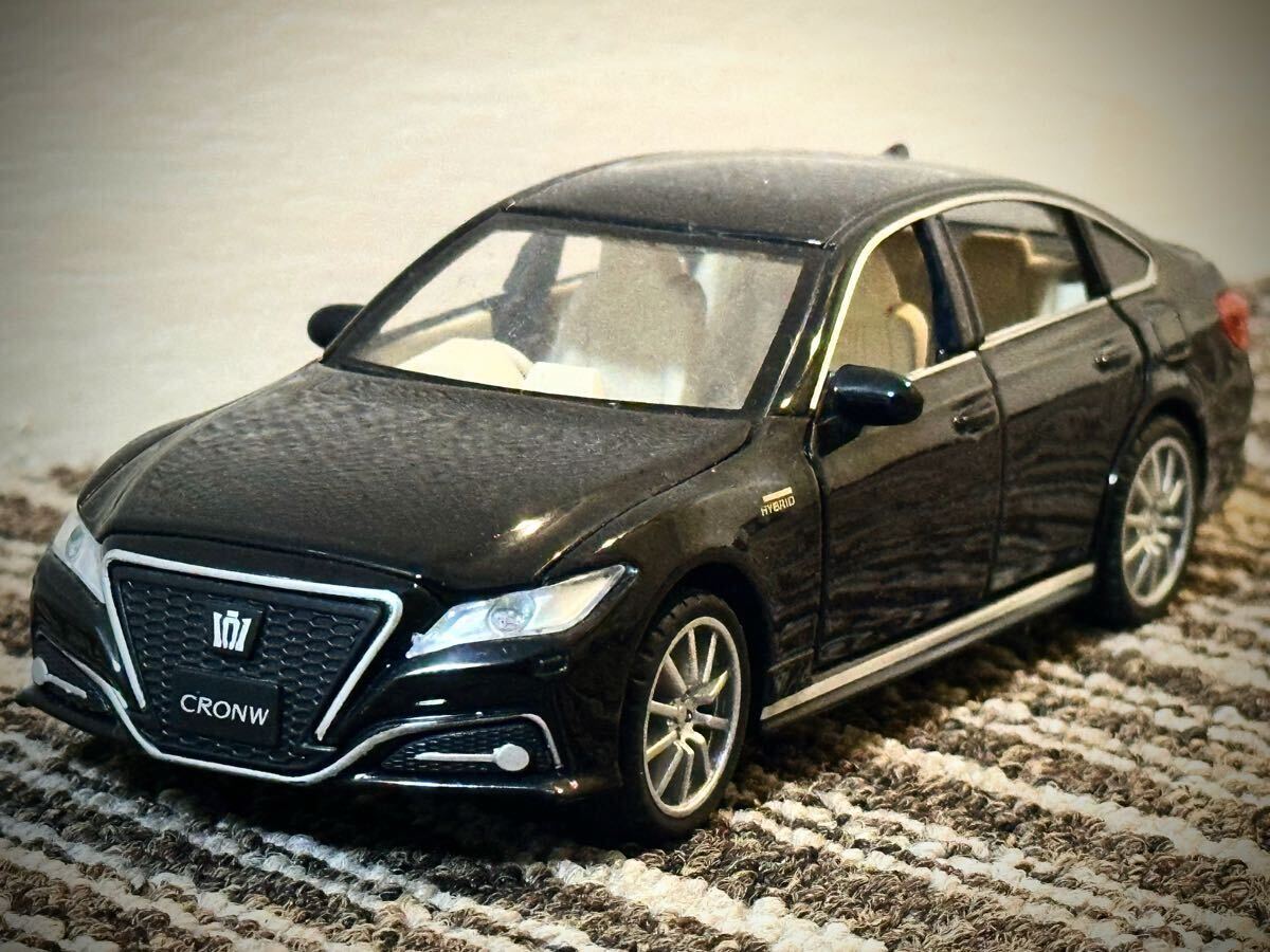 トヨタ クラウン ミニカー 1/32スケール ブラック 黒　ドア全開閉 美品 新品　Toyota Crown