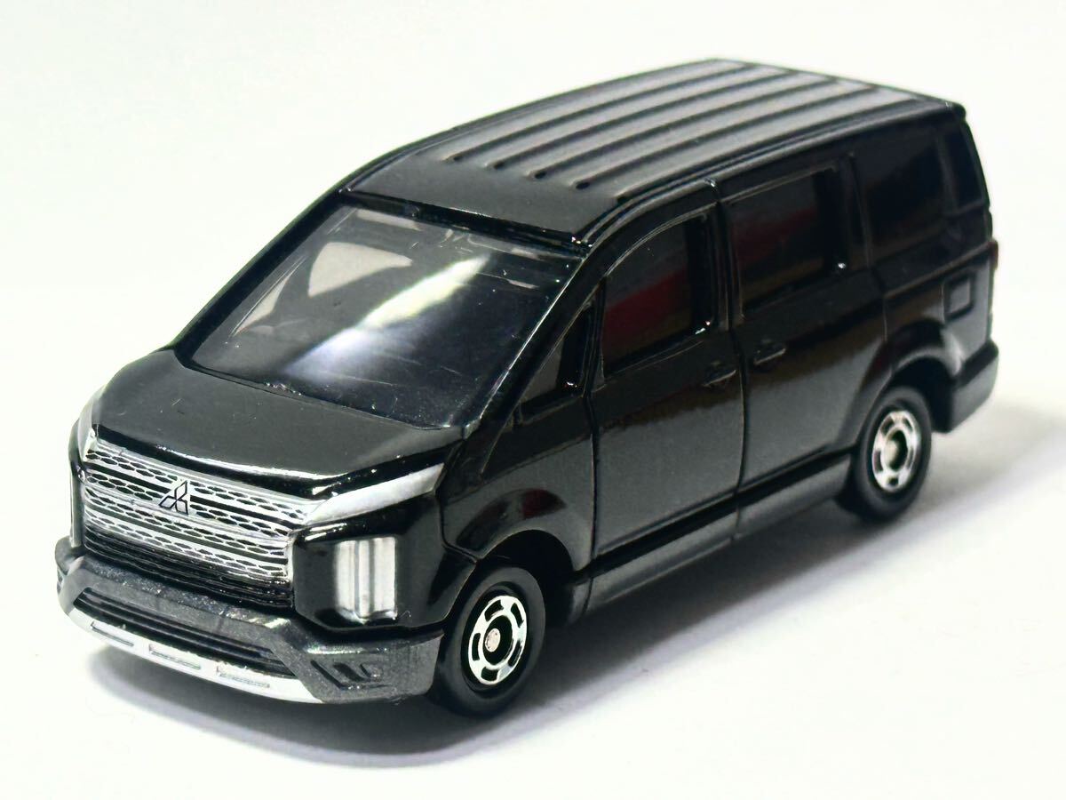 トミカ No.39 三菱 MITSUBISHI デリカ D:5 ベトナム製　ミニカー　黒　ブラック　美品ルース