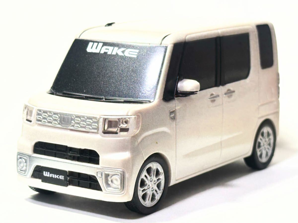 ダイハツ　ウェイク　WAKE　パールホワイトⅢ　プルバックカー　非売品 ミニカー Daihatsu