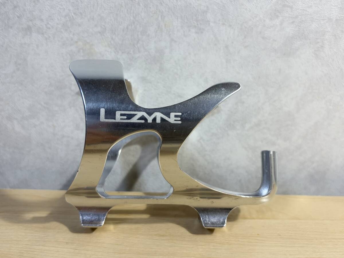 レザイン LEZYNE CNCCAGE ボトルケージ アルミ　ボトル入れ　ゲージ　ケース