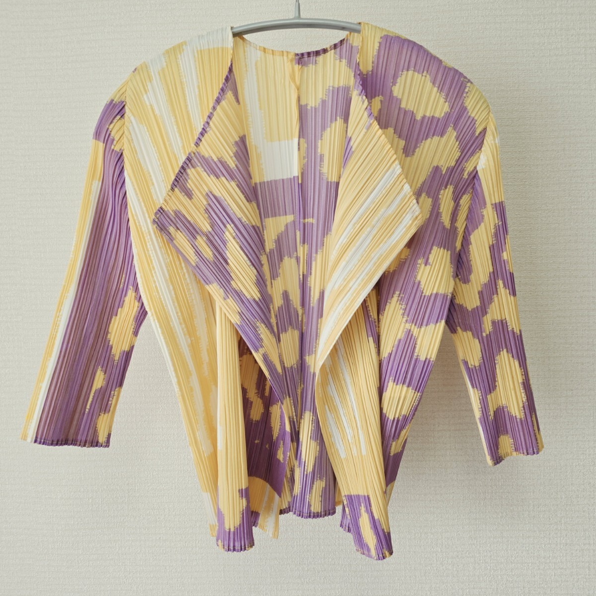 892☆ 新品同様 PLEATS PLEASE ISSEY MIYAKE プリーツプリーズ 総柄 カーディガン イエロー ラベンダー ホワイト 3