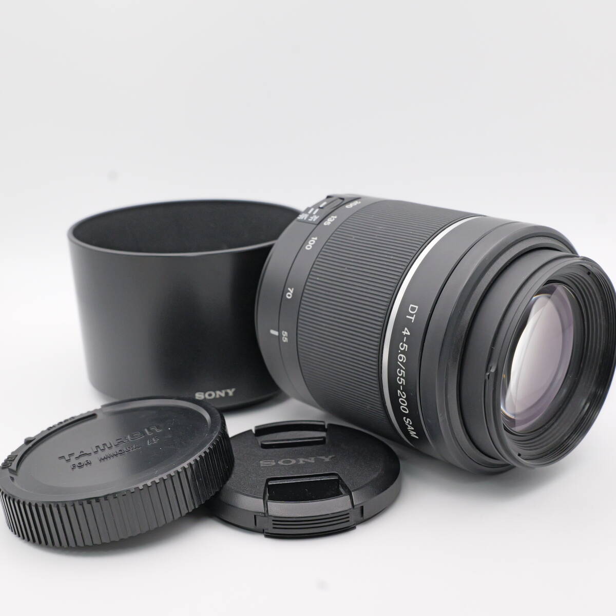 【かめら屋】極上美品 SONY ソニー DT 55-200mm F4-5.6 SAM SAL55200 ソニーAマウントフード付き 動作品 y105