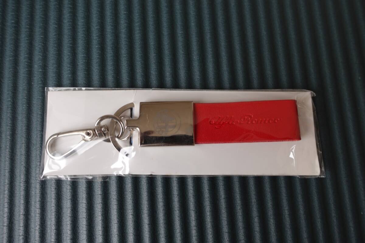 ★匿名配送★アルファロメオ　Alfa Romeo　キーホルダー