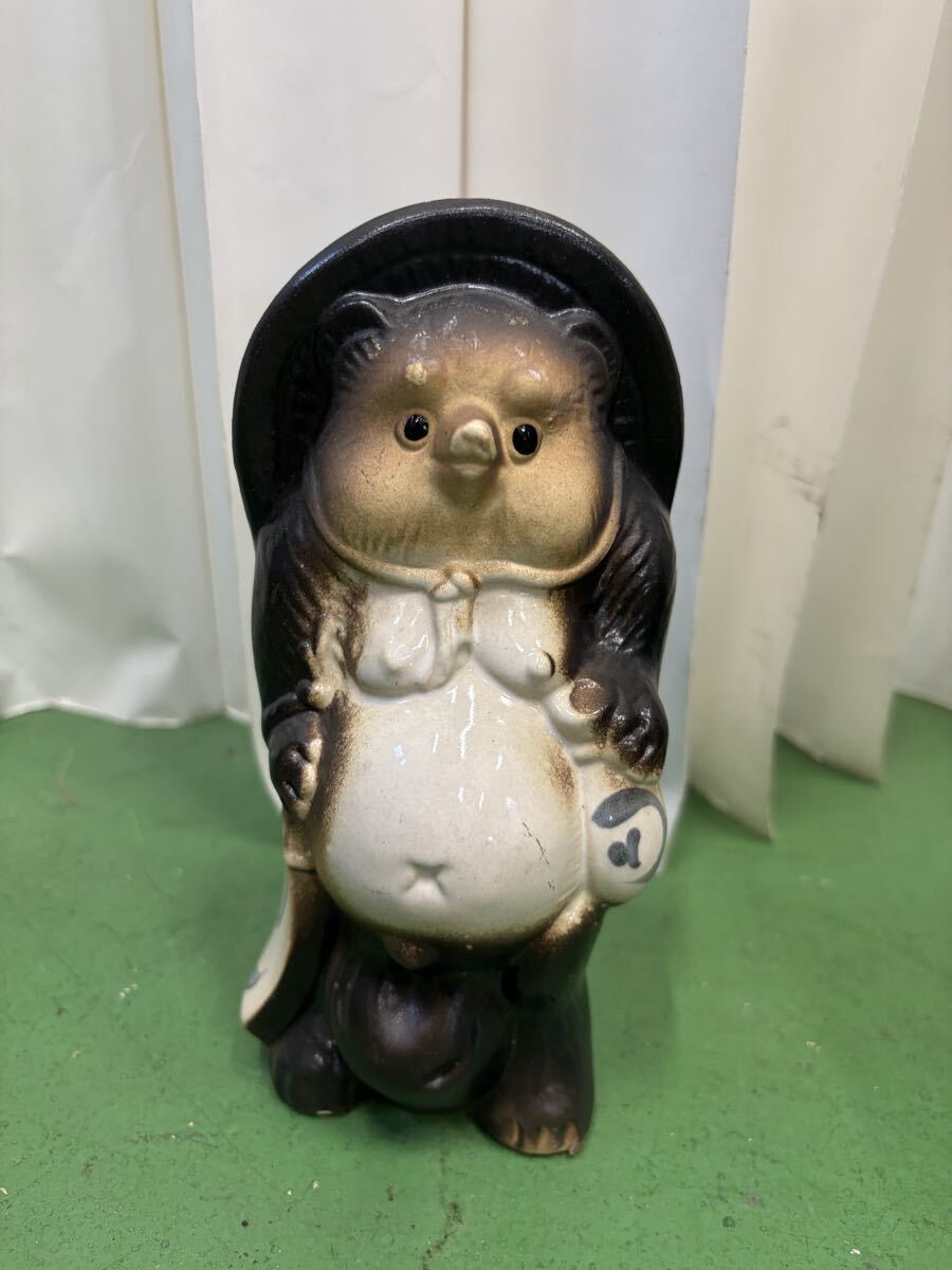 ◯A708 狸 置物 縁起物 昭和レトロ たぬき インテリア 商売繁盛 オブジェ 陶器 信楽焼？現状品