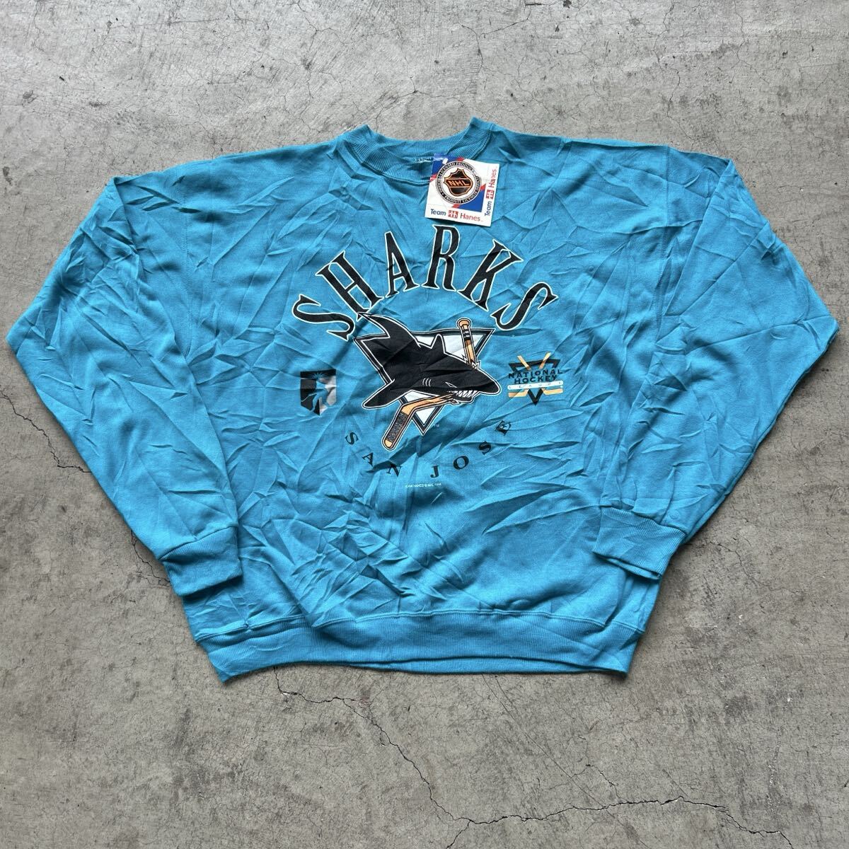 新品タグ付き San Jose Sharks スウェット XXLサイズ トレーナー デッドストック NHL made in USA Hanes us古着 卸売 アメリカ製 ブルー