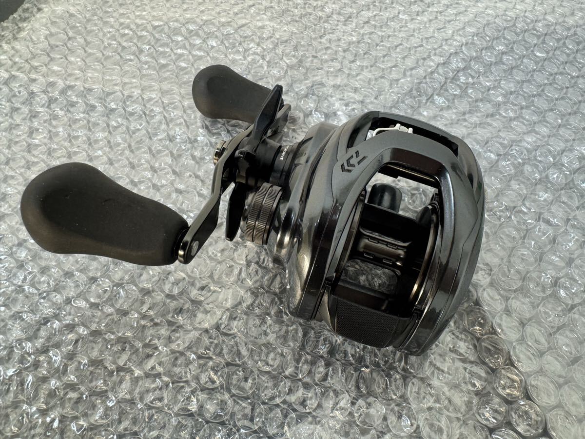 DAIWA タトゥーラTW 300XHL 釣行未使用品 左ハンドル ダイワ ベイトリール　 ダイワ TATULA リール