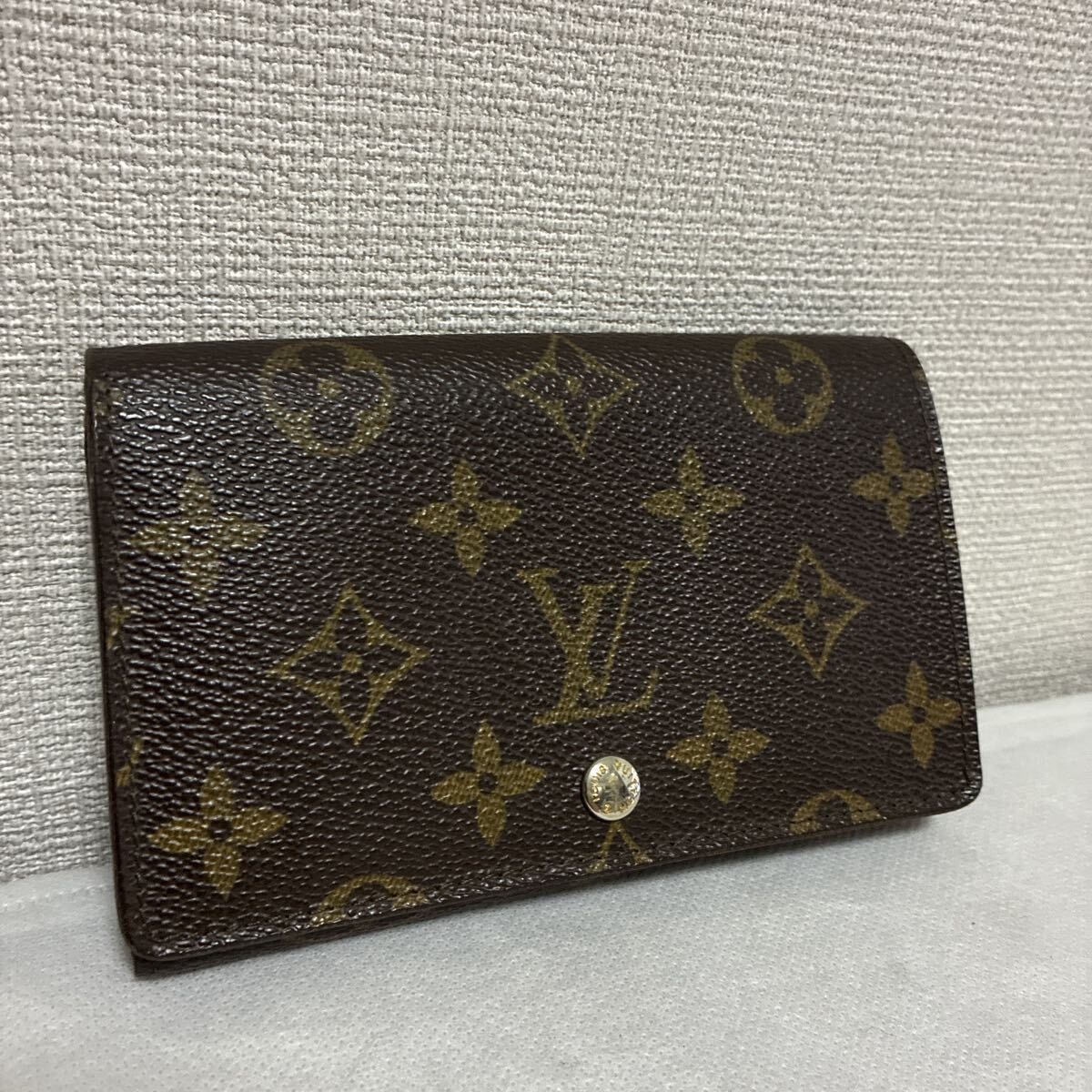 【良品】 LOUIS VUITTON ルイヴィトン 二つ折り財布 ポルトモネ ビエ トレゾール モノグラム レザー シリアルあり