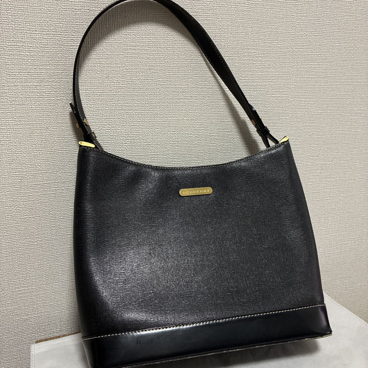 【良品】BURBERRY バーバリー ワンショルダー ハンドバッグ レザー ロゴプレート ゴールド金具 ブラック ノバチェック