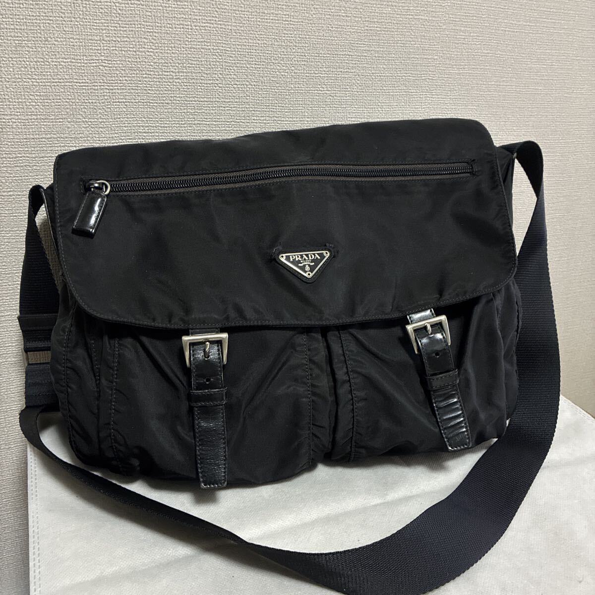【良品】 PRADA プラダ ショルダーバッグ メッセンジャーバッグ テスートナイロン 三角ロゴプレート 斜め掛け ブラック 白タグあり