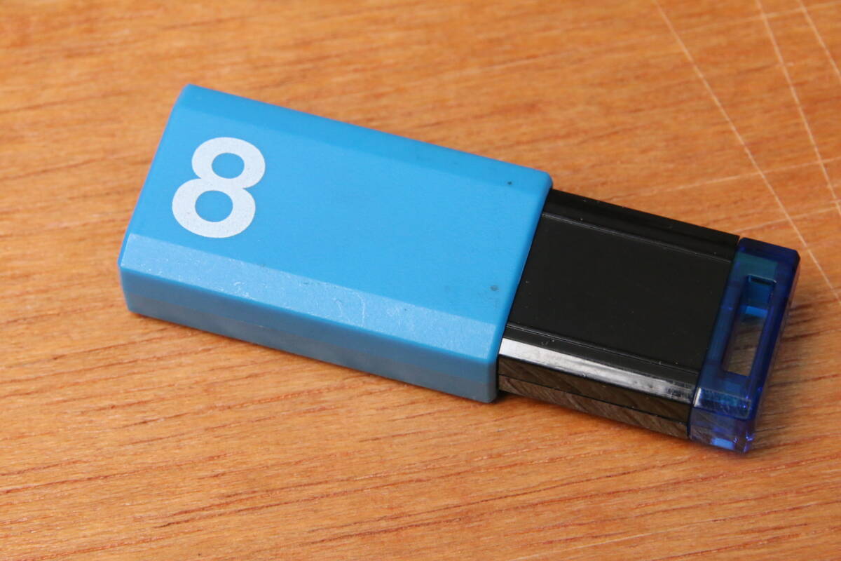 8GB USBメモリ　ELECOM