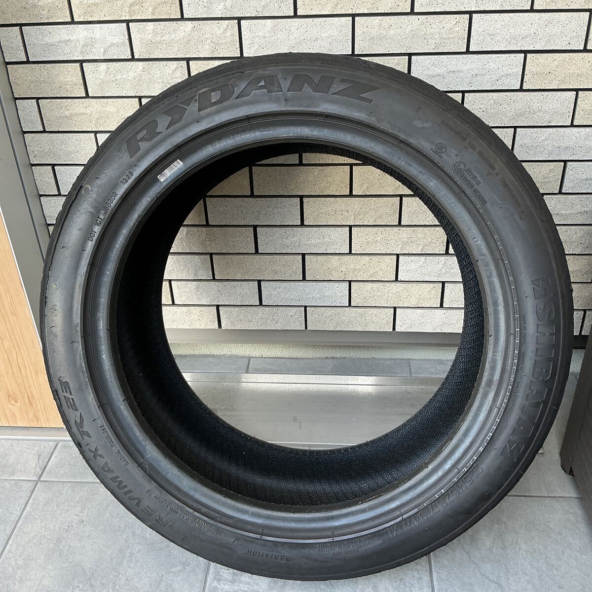 シバタイヤ　200R SHIBATA RYDANZ REVMAX23 1本のみ　225/45ZR17 25年製　中古