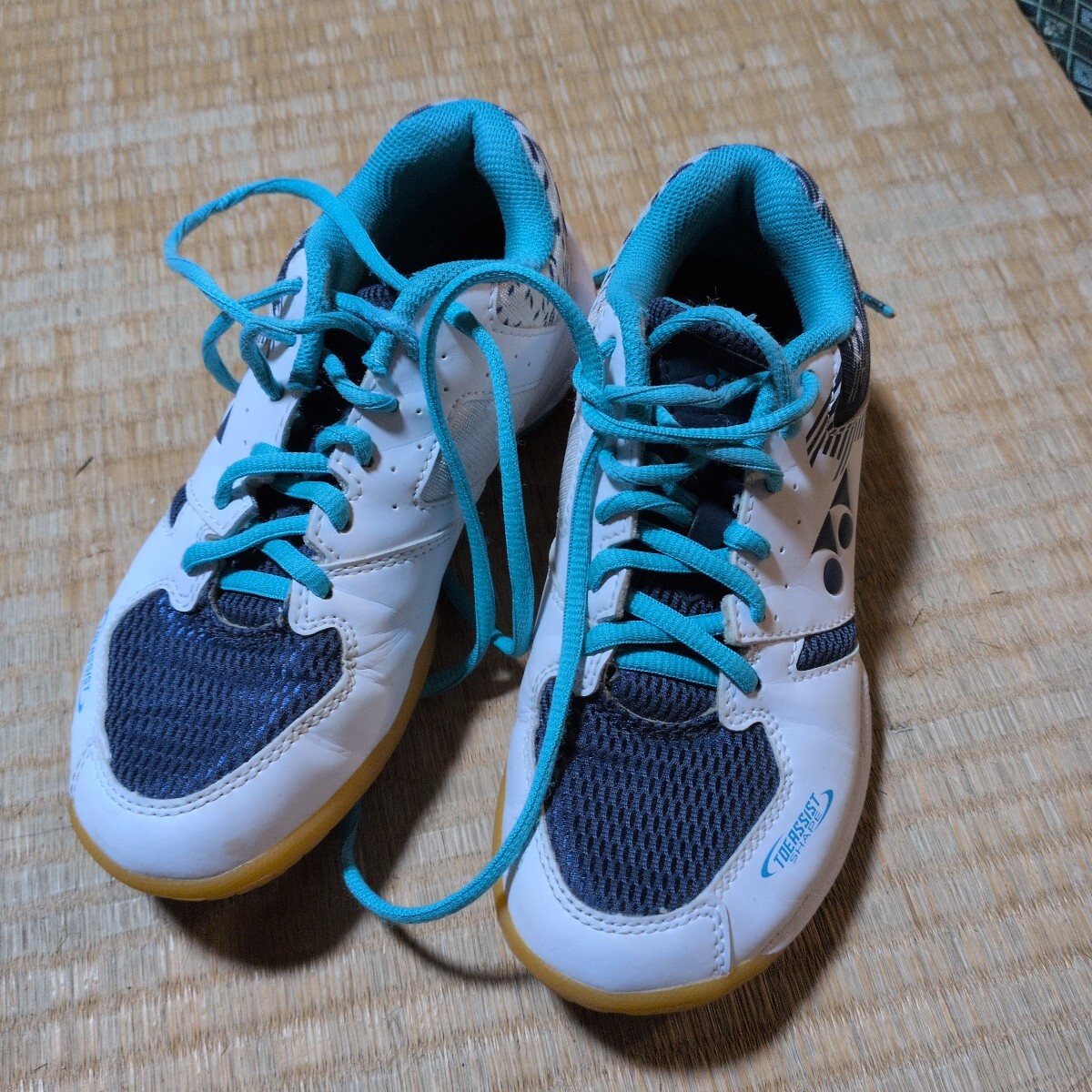 YONEX バドミントンシューズ22.5㌢