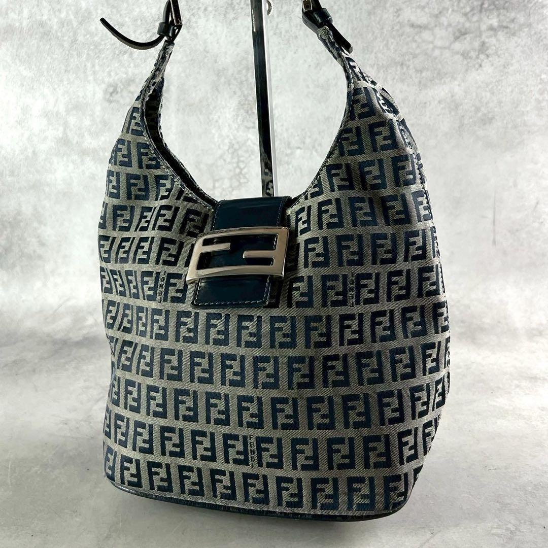 美品 Fendi フェンディ マンマバケット ズッキーノ ショルダーバッグ トートバッグ 肩掛け ネイビー キャンバス FF 金具 レディース