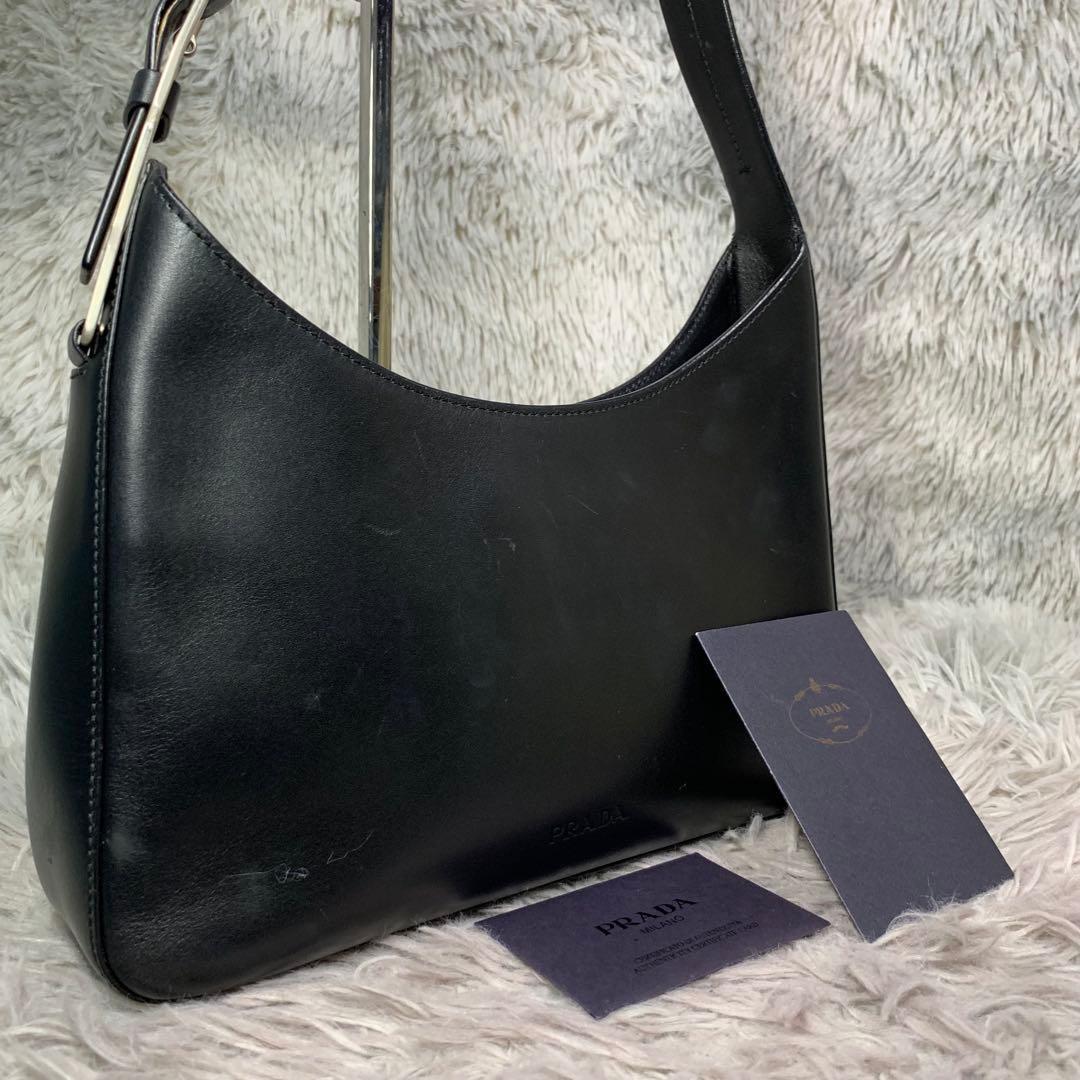 美品 PRADA プラダ ショルダーバッグ ワンショルダー 斜め掛け 肩がけ レザー アクセサリーポーチ 黒 ブラック ギャランティ レディース