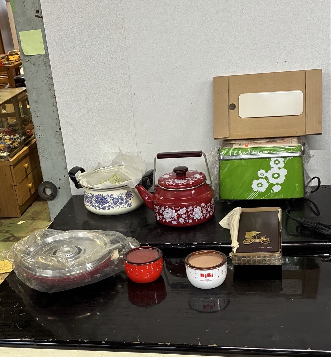 当時物　レトロポップ大量　ほとんど未使用　調理器具 まとめ売り ホーロー鍋 やかん トースター マグカップなど 両手鍋