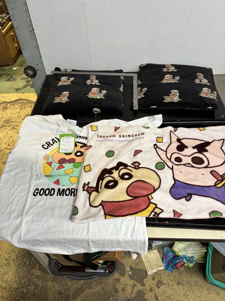 クレヨンしんちゃん Tシャツ 枕カバー？2点セット