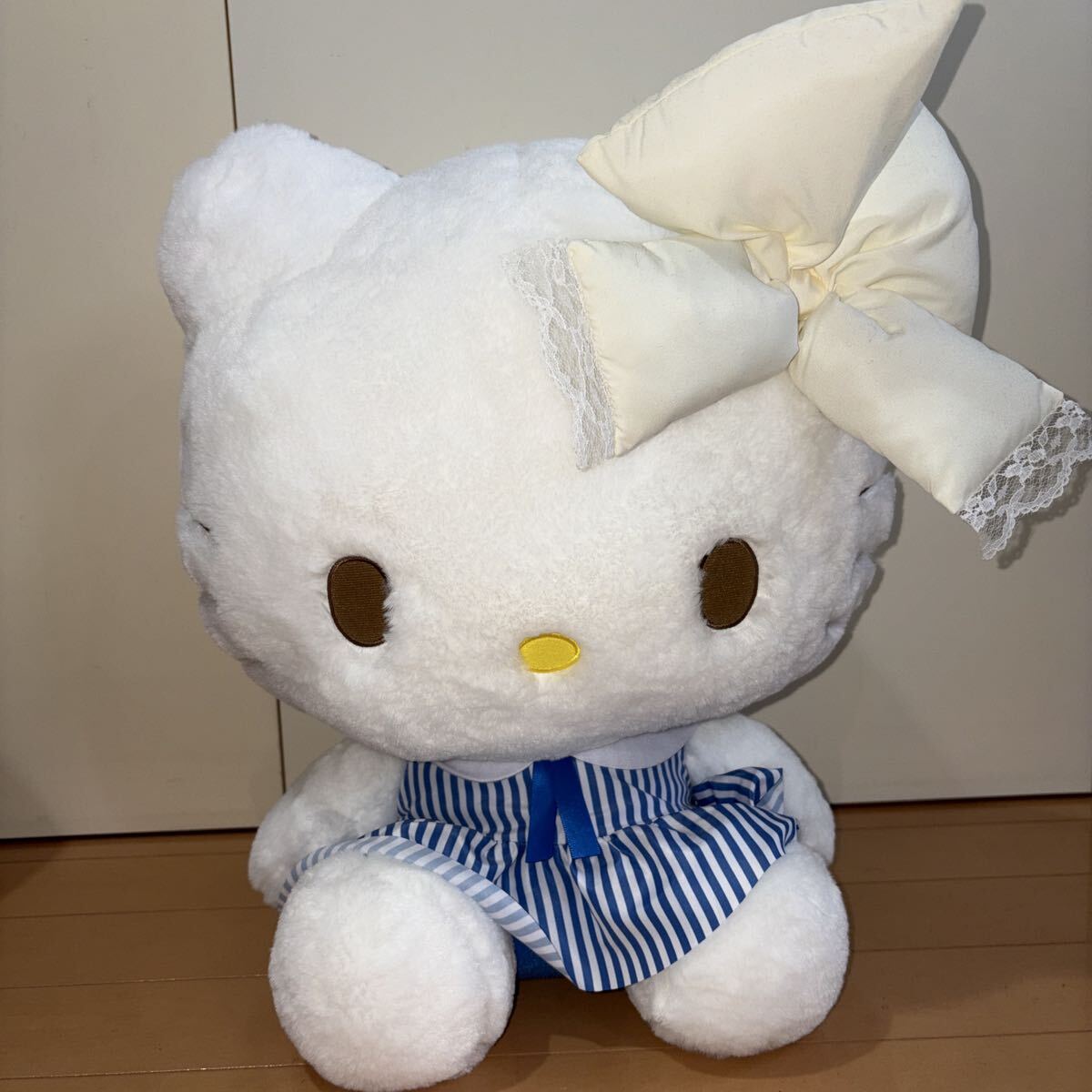 ハローキティ ぬいぐるみ キティちゃん サンリオ BIGぬいぐるみ キティ　非売品