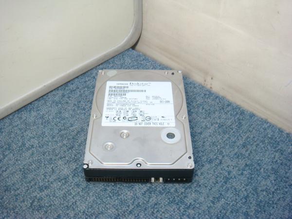 HITACHI Deskstar 3.5インチ内蔵HDD/500GB/HDT725050VLAT80/IDE 接続　良品保証