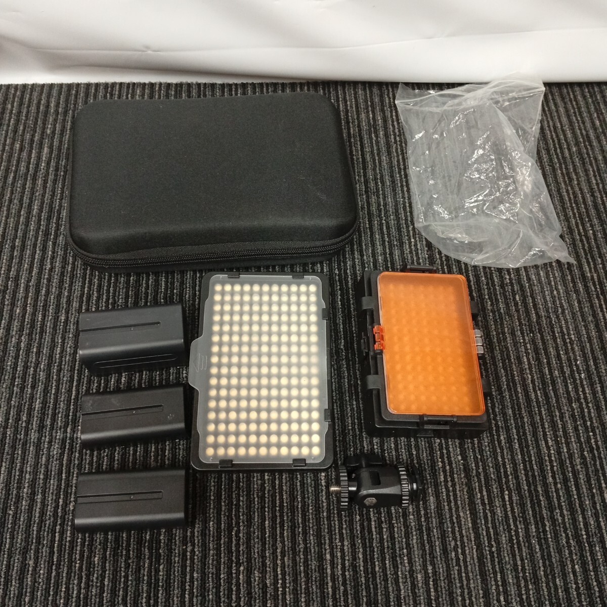 usC-527 NEEWER ビデオライト PT-176S DV-112T 撮影ライト2点セット LED 動作未確認 ジャンク扱い
