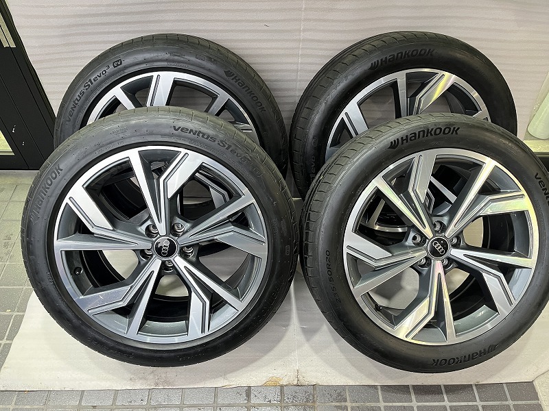 Audi アウディ純正　　Q4 E-TRON装着純正20インチアルミホイール　　タイヤ付き４本セット　中古　美品です