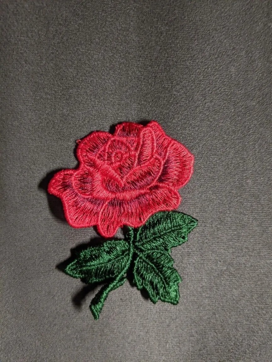 薔薇　バラ　パッチ　ワッペン　刺繍 ハンドメイド　アップリケ