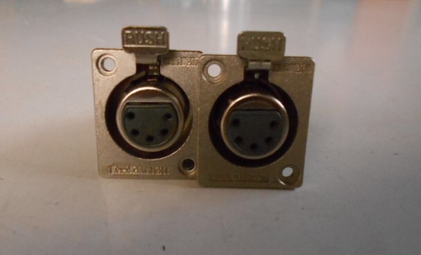 ★　ＩＴＴキャノン　レセプタクル　５ピン　XLR－３１Ｆ　XLR-5-31F　×2個　　中古　★