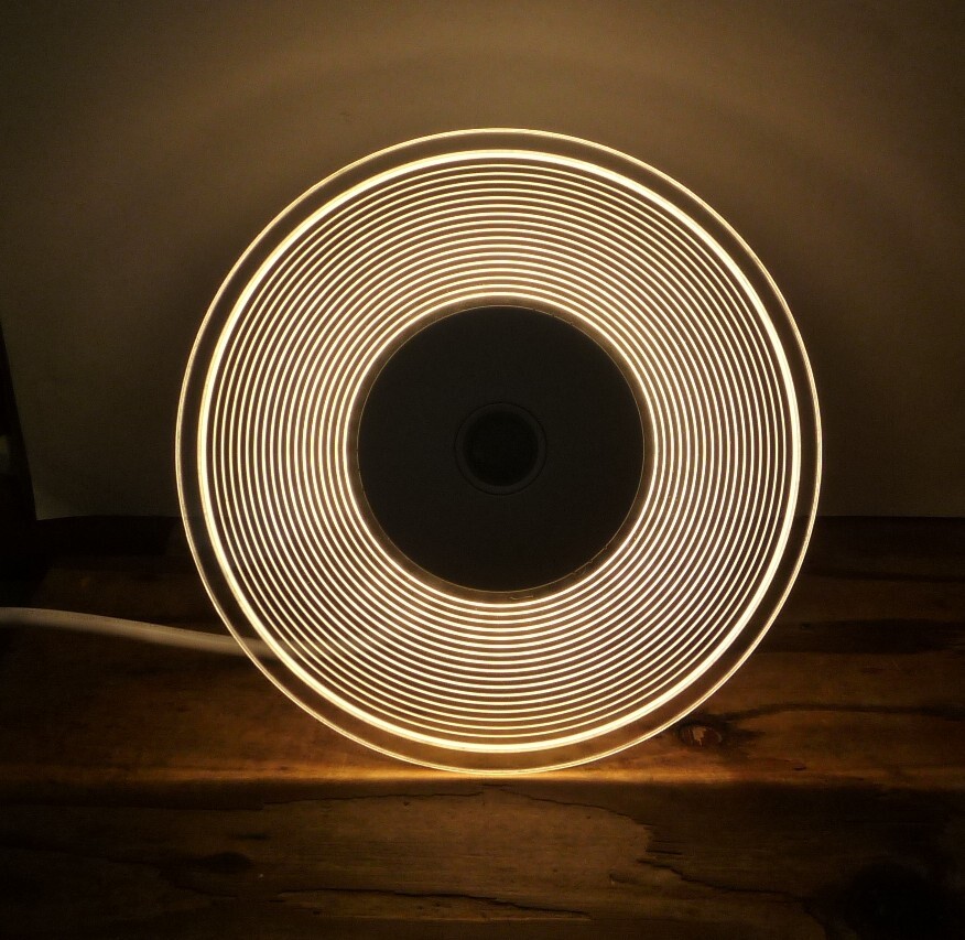 【現状品】センサーライト 屋外 LED コンセント 人感 暖色 明暗センサー 防犯 照明 明るい 電球色 駐車場 AC 100v 防犯 壁 DLA-9T100L