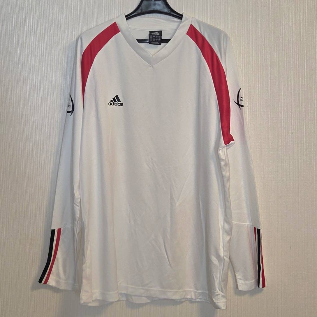 アディダス　現状品　adidas 長袖Vネックスポーツウェア　B313