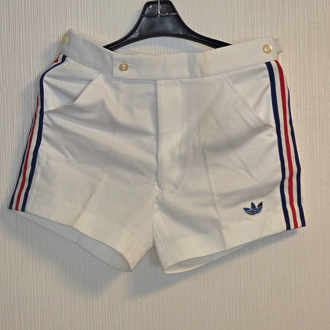 現状品　激レア　80s-90s デサント製 アディダス ヴィンテージ テニスショーツ ハーフパンツ トリコロールライン ホワイト M　B321