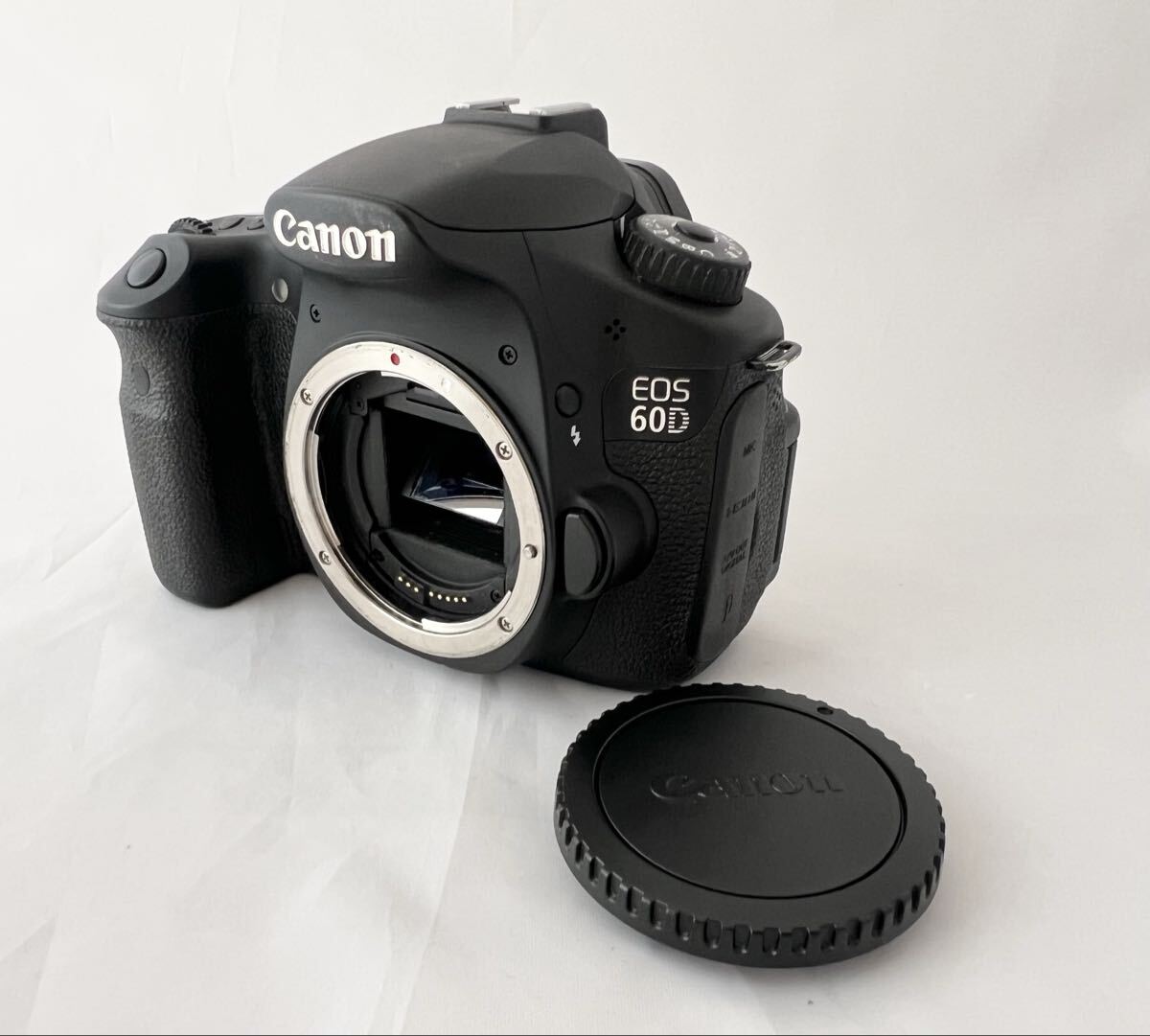 Canon キャノン　EOS 60D　ボディ　　現状品　デジタルカメラ　A115