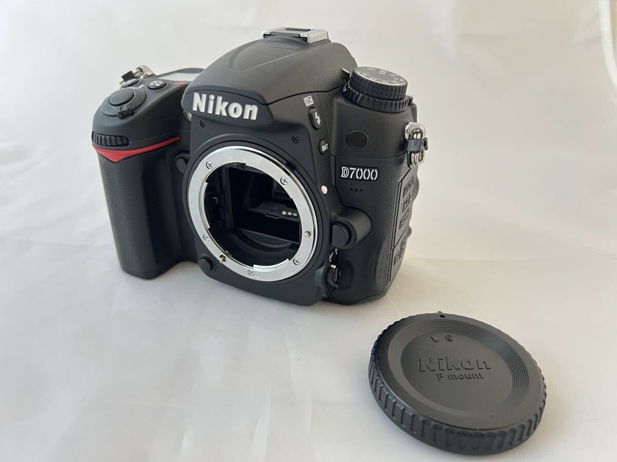 Nikon D7000　デジタル一眼レフ　ボディ　バッテリー付　ジャンク　A119