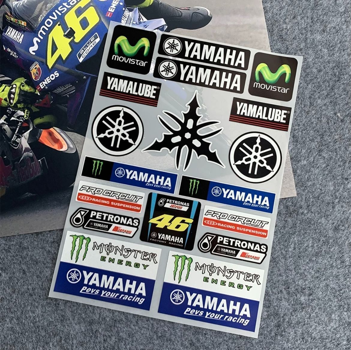 ★アウトレットセール★新品訳あり MotoGP RACING VR46 YAMAHA MONSTER 28 x 19 cm レーシング ステッカー シール デカール グッズ