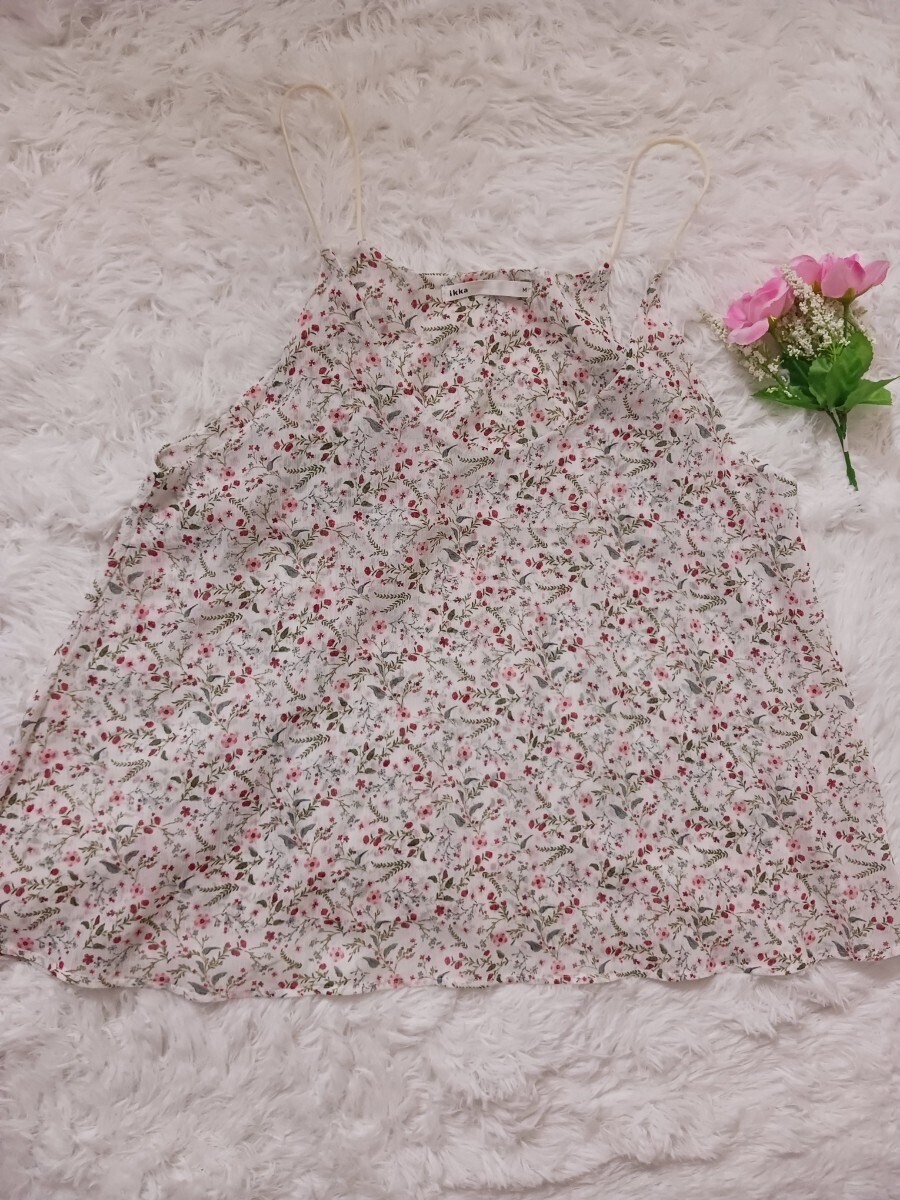 【美品】ikka　花柄プリントキャミソール　Mサイズ