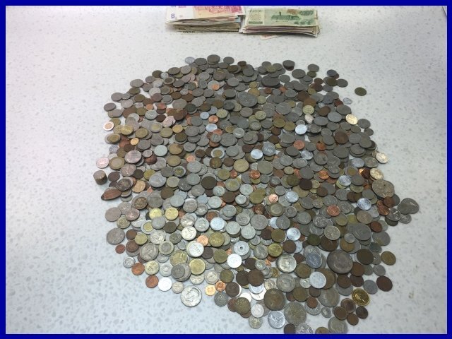 V1248S ★大量★海外コイン・海外紙幣 ★世界のコインと紙幣★ 銀貨 銅貨など色々コインだけの重量は6.95K★【現状品】